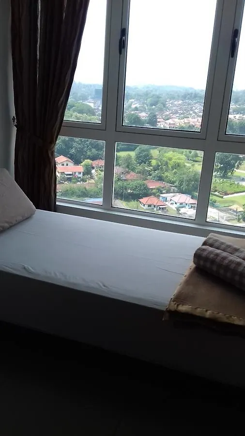 Rebung Homestay @Tropez Residence Johor Bahru 0*,